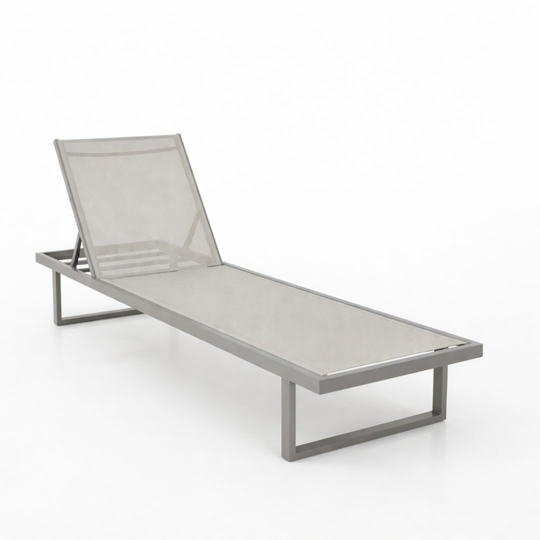 Chaise lounge moderna em estúdio